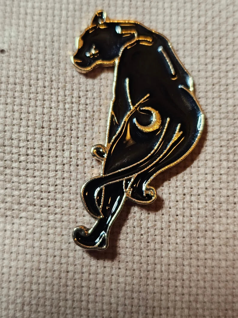 Set of 2 Magnetic Needle Minders A Pair of Black Panther and White Panther Cats for Embroidery Cross Stitch Needlepoint Diamond Painting